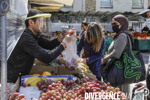 Marché alimentaire en BANLIEUE