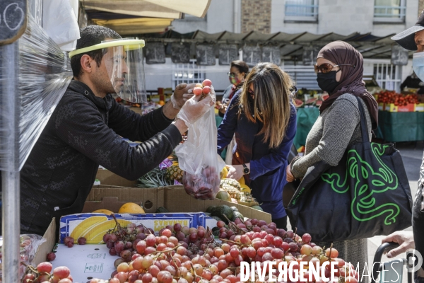 Marché alimentaire en BANLIEUE