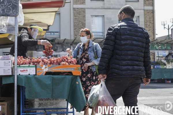 Marché alimentaire en BANLIEUE