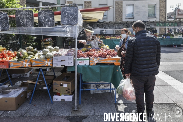 Marché alimentaire en BANLIEUE