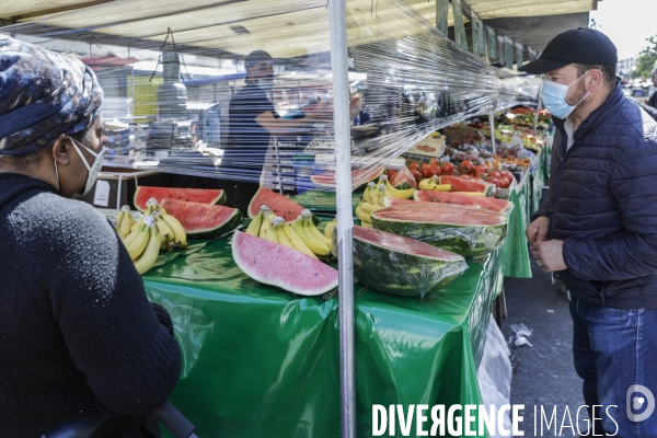 Marché alimentaire en BANLIEUE