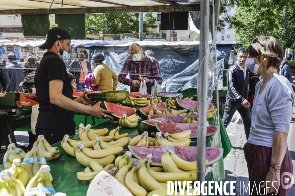 Marché alimentaire en BANLIEUE