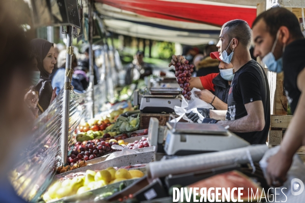 Marché alimentaire en BANLIEUE