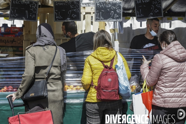 Marché alimentaire en BANLIEUE