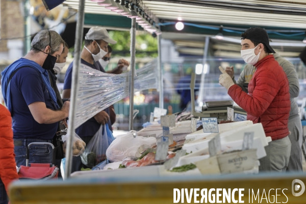 Marché alimentaire en BANLIEUE