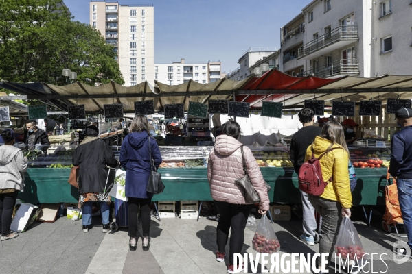 Marché alimentaire en BANLIEUE