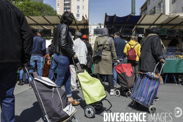 Marché alimentaire en BANLIEUE