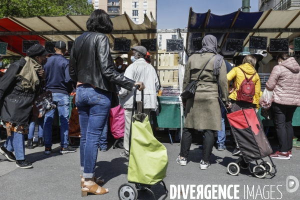 Marché alimentaire en BANLIEUE