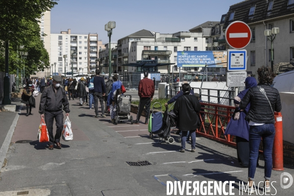 Marché alimentaire en BANLIEUE