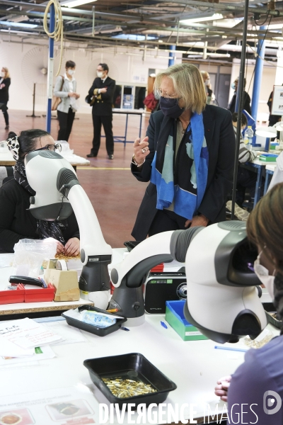 Déplacement de Madame la Secrétaire d Etat chargée des personnes handicapées, Sophie CLUZEL dans une entreprise adaptée APF France entreprises d Evreux