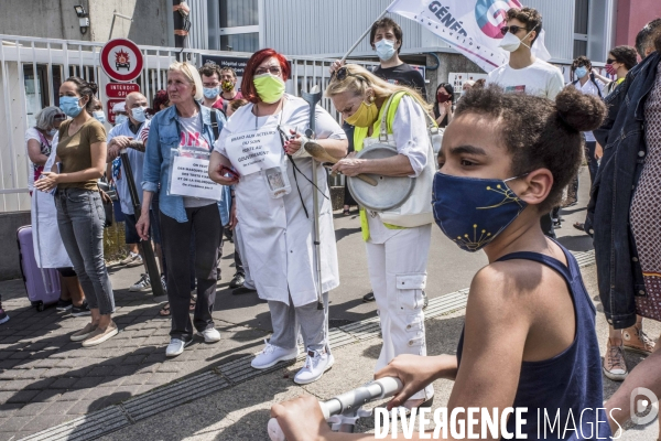 Hopital Robert Debré. Les soignants manifestent