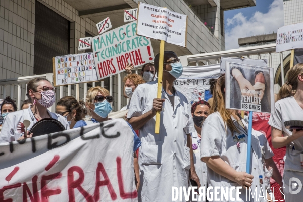 Hopital Robert Debré. Les soignants manifestent