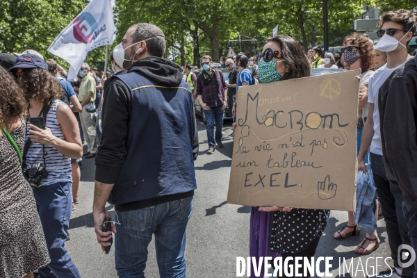 Hopital Robert Debré. Les soignants manifestent