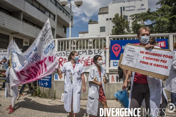 Hopital Robert Debré. Les soignants manifestent