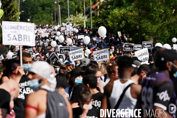 Marche blanche en mémoire de Sabri