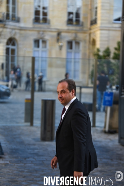 Dates des municipales. Les chefs de parti reçus à Matignon.