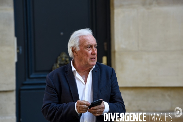 Dates des municipales. Les chefs de parti reçus à Matignon.