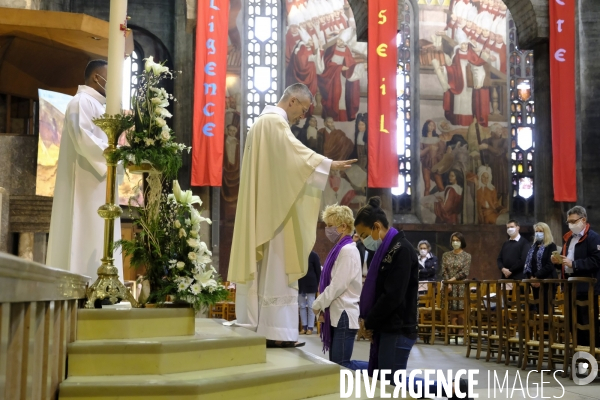 Première Messe Dominicale après Déconfinement Paris, First Sunday mass after deconfinement Paris,