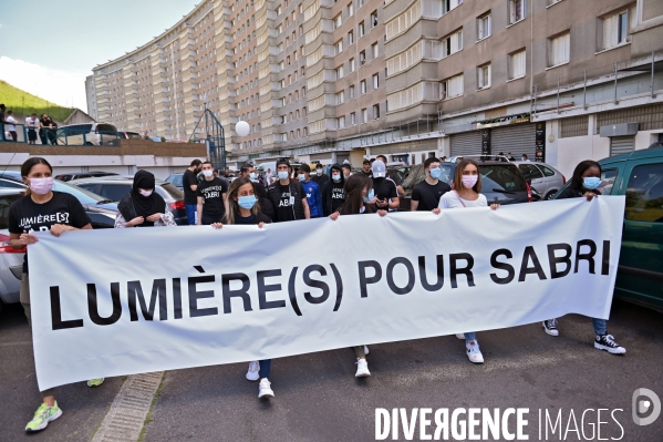 Marche blanche en mémoire de Sabri