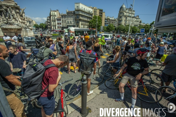 Les cyclistes contre la suppression de la piste cyclable Prado 1 à Marseille