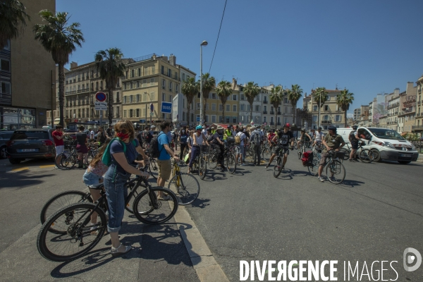 Les cyclistes contre la suppression de la piste cyclable Prado 1 à Marseille