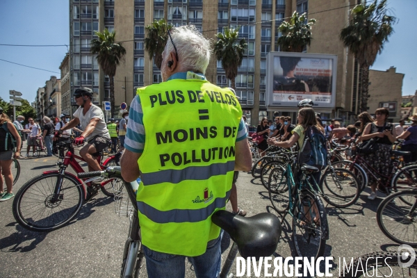 Les cyclistes contre la suppression de la piste cyclable Prado 1 à Marseille