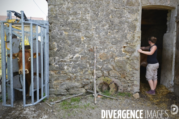 Aurore, jeune femme salariée agricole dans le Limousin.