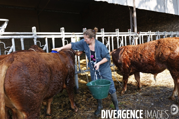 Aurore, jeune femme salariée agricole dans le Limousin.