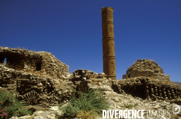 L Histoire disparaît, Hasankeyf, une ancienne ville de 12 000 ans en Turquie. History disappears,ÊHasankeyf, a 12,000 years old ancient town in Turkey.