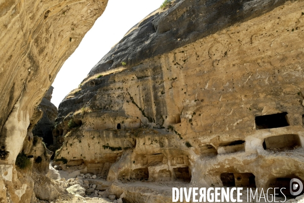 L Histoire disparaît, Hasankeyf, une ancienne ville de 12 000 ans en Turquie. History disappears,ÊHasankeyf, a 12,000 years old ancient town in Turkey.