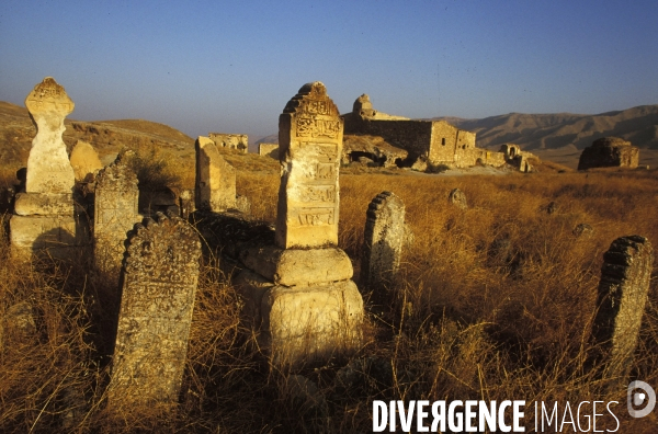 L Histoire disparaît, Hasankeyf, une ancienne ville de 12 000 ans en Turquie. History disappears, Hasankeyf, a 12,000 years old ancient town in Turkey.