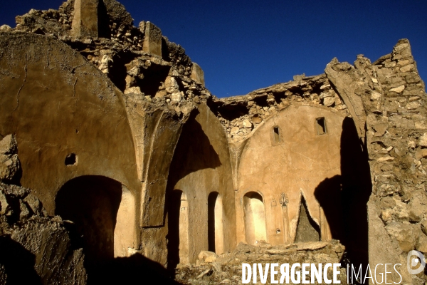 L Histoire disparaît, Hasankeyf, une ancienne ville de 12 000 ans en Turquie. History disappears,ÊHasankeyf, a 12,000 years old ancient town in Turkey.