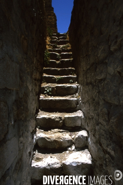 L Histoire disparaît, Hasankeyf, une ancienne ville de 12 000 ans en Turquie. History disappears,ÊHasankeyf, a 12,000 years old ancient town in Turkey.