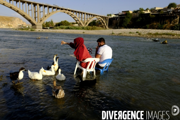 L Histoire disparaît, Hasankeyf, une ancienne ville de 12 000 ans en Turquie. History disappears,ÊHasankeyf, a 12,000 years old ancient town in Turkey.