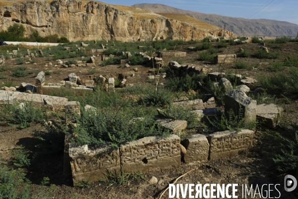 L Histoire disparaît, Hasankeyf, une ancienne ville de 12 000 ans en Turquie. History disappears, Hasankeyf, a 12,000 years old ancient town in Turkey.