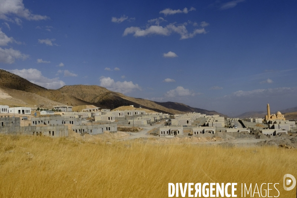 L Histoire disparaît, Hasankeyf, une ancienne ville de 12 000 ans en Turquie. History disappears,ÊHasankeyf, a 12,000 years old ancient town in Turkey.