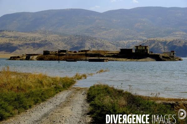 L Histoire disparaît, Hasankeyf, une ancienne ville de 12 000 ans en Turquie. History disappears,ÊHasankeyf, a 12,000 years old ancient town in Turkey.