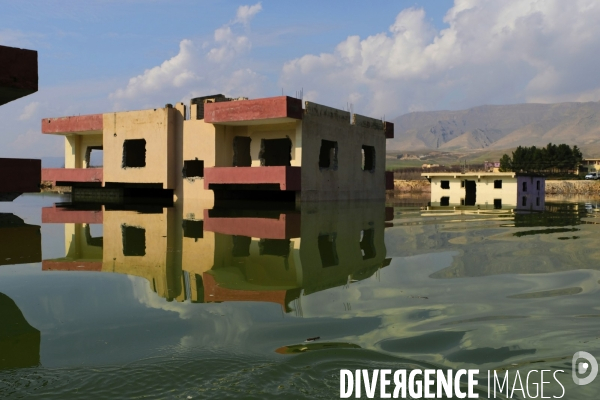 L Histoire disparaît, Hasankeyf, une ancienne ville de 12 000 ans en Turquie. History disappears,ÊHasankeyf, a 12,000 years old ancient town in Turkey.