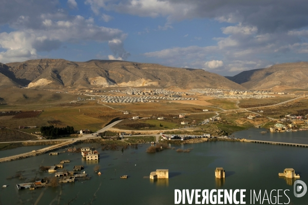 L Histoire disparaît, Hasankeyf, une ancienne ville de 12 000 ans en Turquie. History disappears, Hasankeyf, a 12,000 years old ancient town in Turkey.