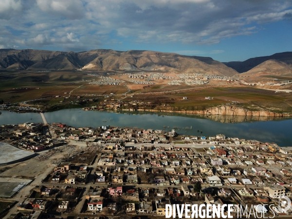 L Histoire disparaît, Hasankeyf, une ancienne ville de 12 000 ans en Turquie. History disappears,ÊHasankeyf, a 12,000 years old ancient town in Turkey.