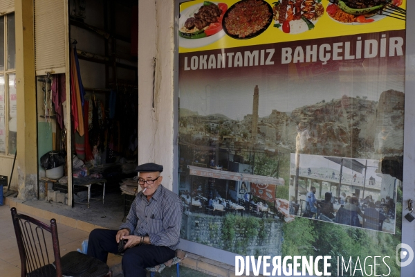 L Histoire disparaît, Hasankeyf, une ancienne ville de 12 000 ans en Turquie. History disappears,ÊHasankeyf, a 12,000 years old ancient town in Turkey.