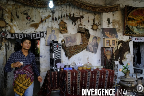 L Histoire disparaît, Hasankeyf, une ancienne ville de 12 000 ans en Turquie. History disappears,ÊHasankeyf, a 12,000 years old ancient town in Turkey.