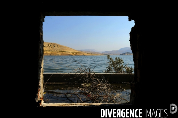 L Histoire disparaît, Hasankeyf, une ancienne ville de 12 000 ans en Turquie. History disappears,ÊHasankeyf, a 12,000 years old ancient town in Turkey.