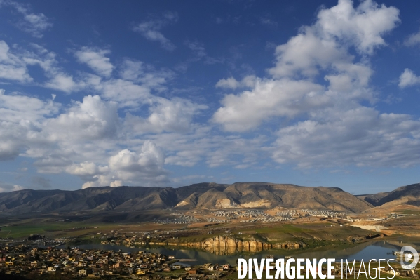 L Histoire disparaît, Hasankeyf, une ancienne ville de 12 000 ans en Turquie. History disappears,ÊHasankeyf, a 12,000 years old ancient town in Turkey.