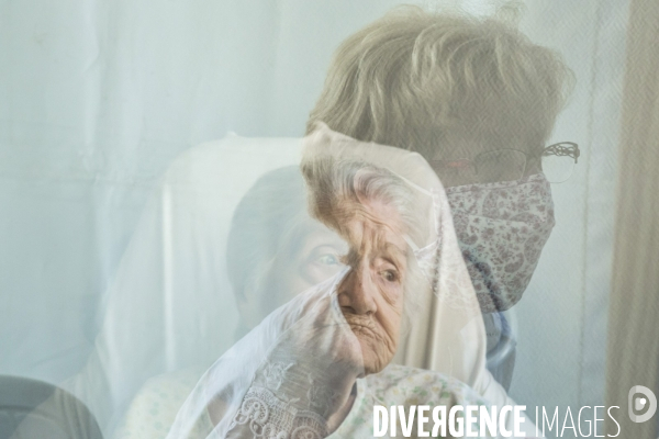 EHPAD- Les Visites Plexi #3 - Quand l attachement devient transparent