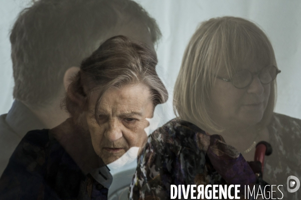 EHPAD- Les Visites Plexi #3 - Quand l attachement devient transparent