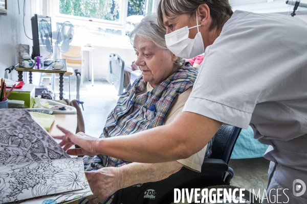 EHPAD confine / Les gestes qui touchent