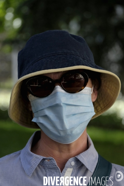 Masques contre la propagation du coronavirus COVID-19. Masks against spread of COVID-19 Coronavirus.