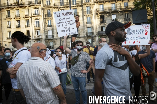 A Paris, manifestation massive en mémoire d Adama Traoré et George Floyd