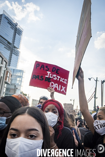 A Paris, manifestation massive en mémoire d Adama Traoré et George Floyd